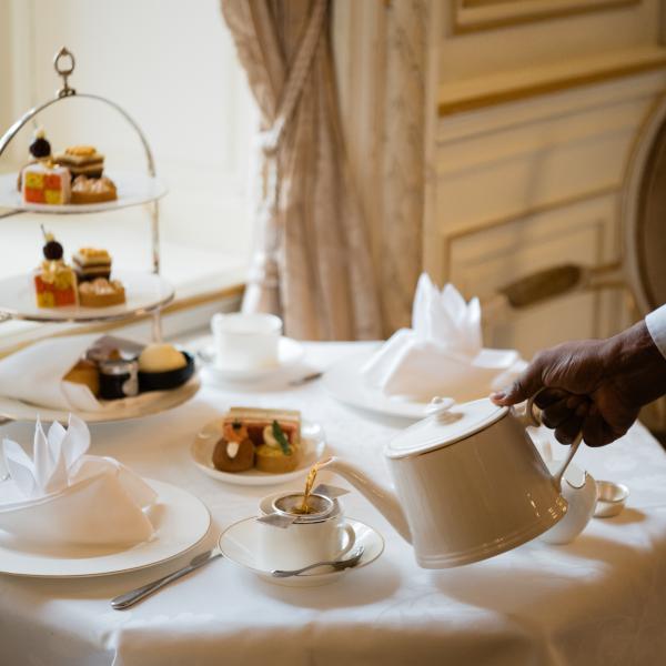 AFTERNOON TEA AT LUTON HOO